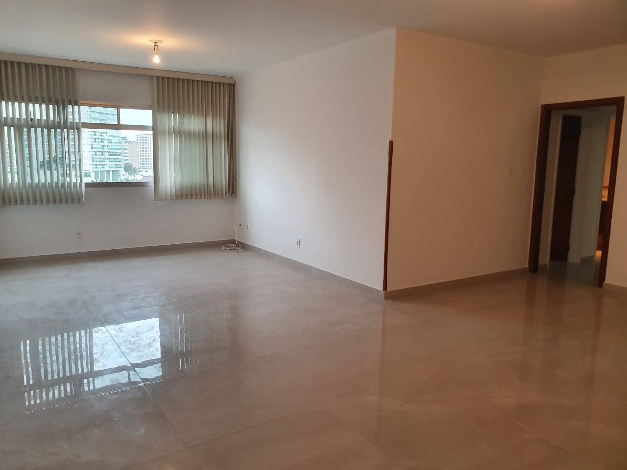 #3654 - Apartamento para Venda em Santos - SP