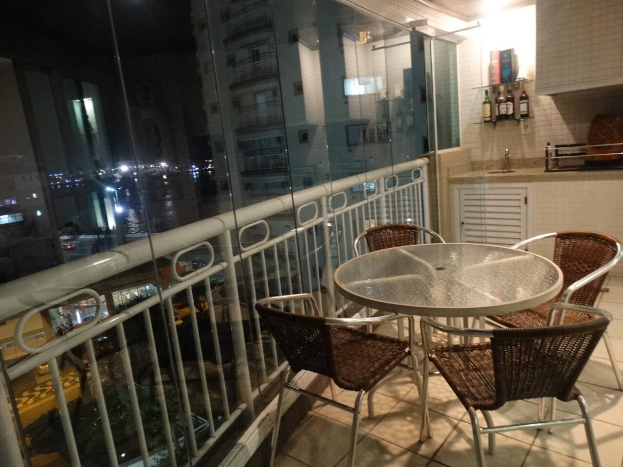 #3698 - Apartamento para Venda em Santos - SP