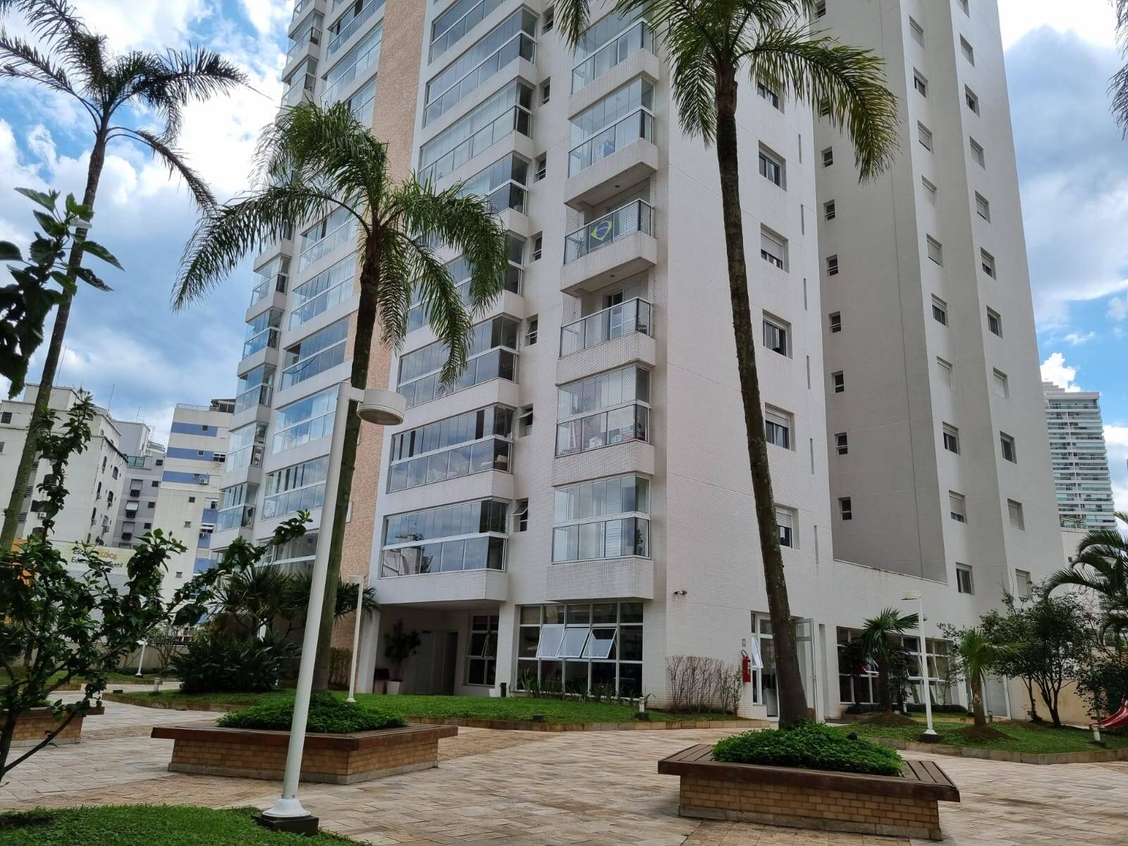 #3843 - Apartamento para Venda em Santos - SP