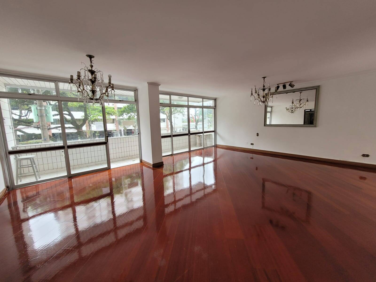 #3896 - Apartamento para Venda em Santos - SP