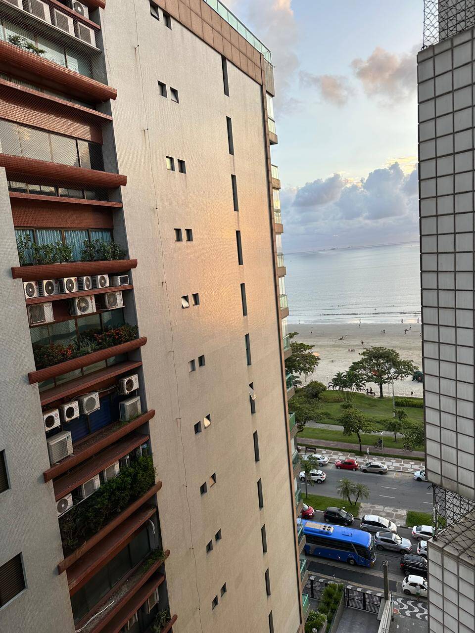 #4132 - Apartamento para Venda em Santos - SP