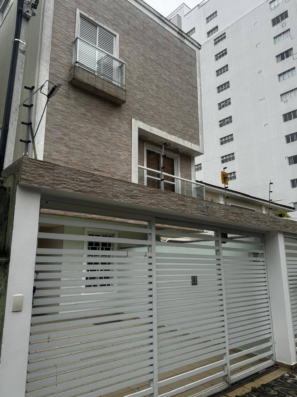 #4250 - Sobrado para Venda em Santos - SP