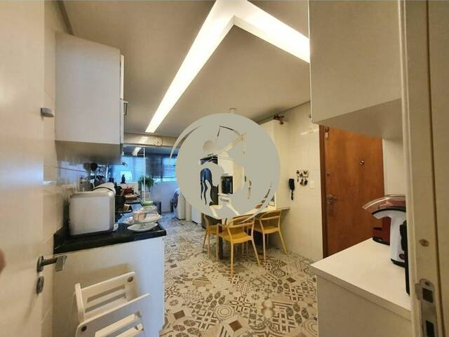 #3552 - Apartamento para Venda em Santos - SP