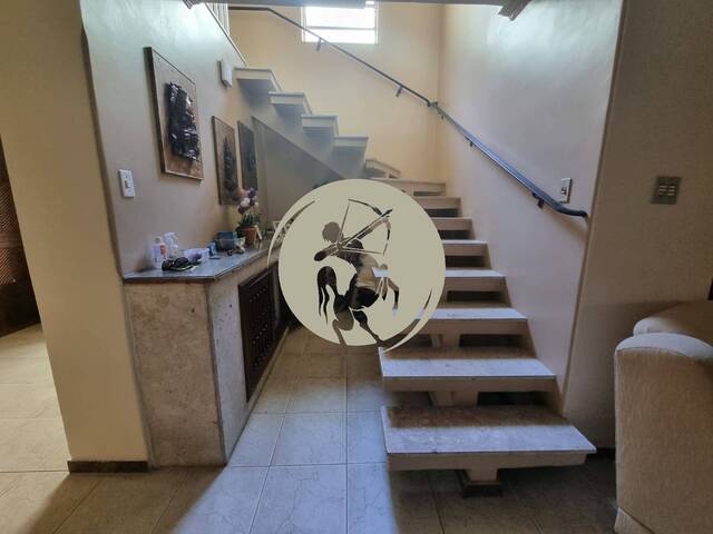 Sobrado para Venda em São Vicente - 4