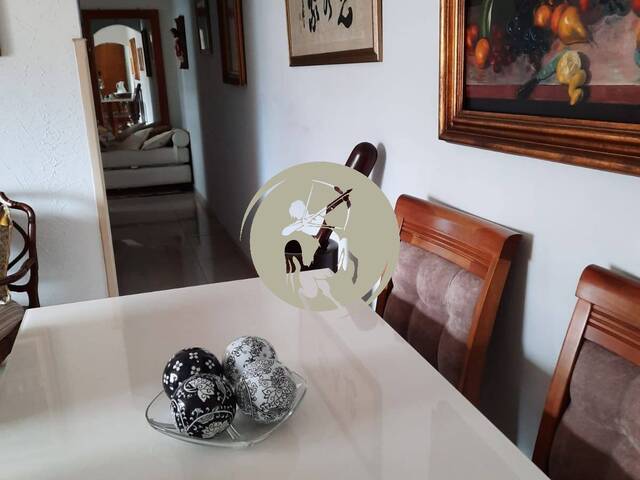 #3817 - Apartamento para Venda em Santos - SP