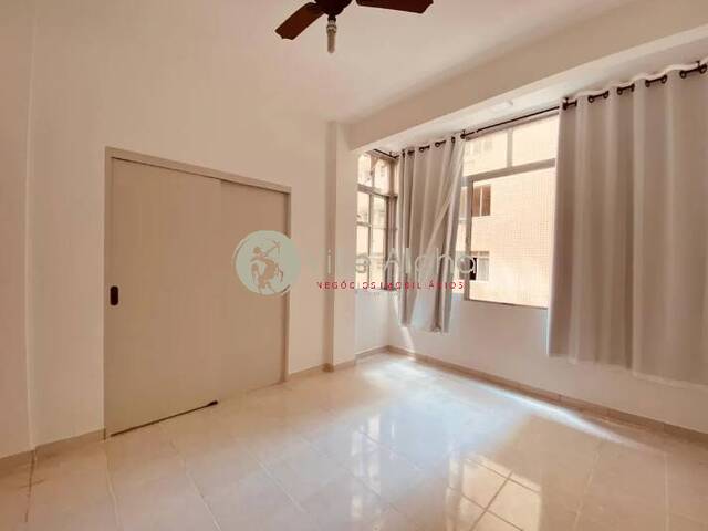 #3940 - Apartamento para Venda em Santos - SP