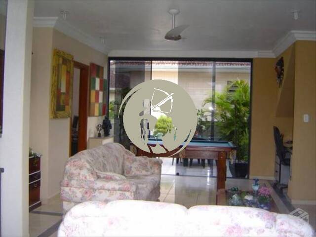 Casa para Venda em Santos - 2