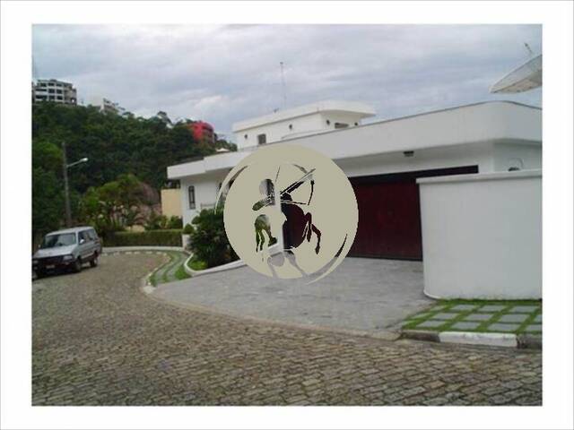 #1990 - Casa para Venda em Santos - SP
