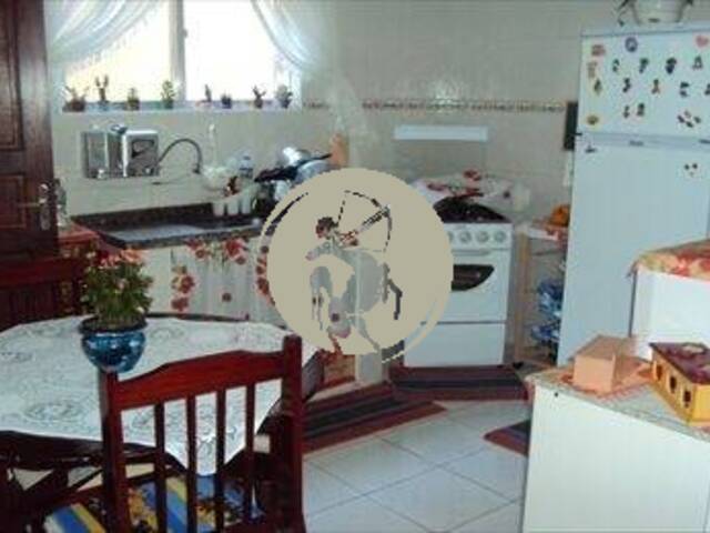Sobrado para Venda em São Vicente - 4