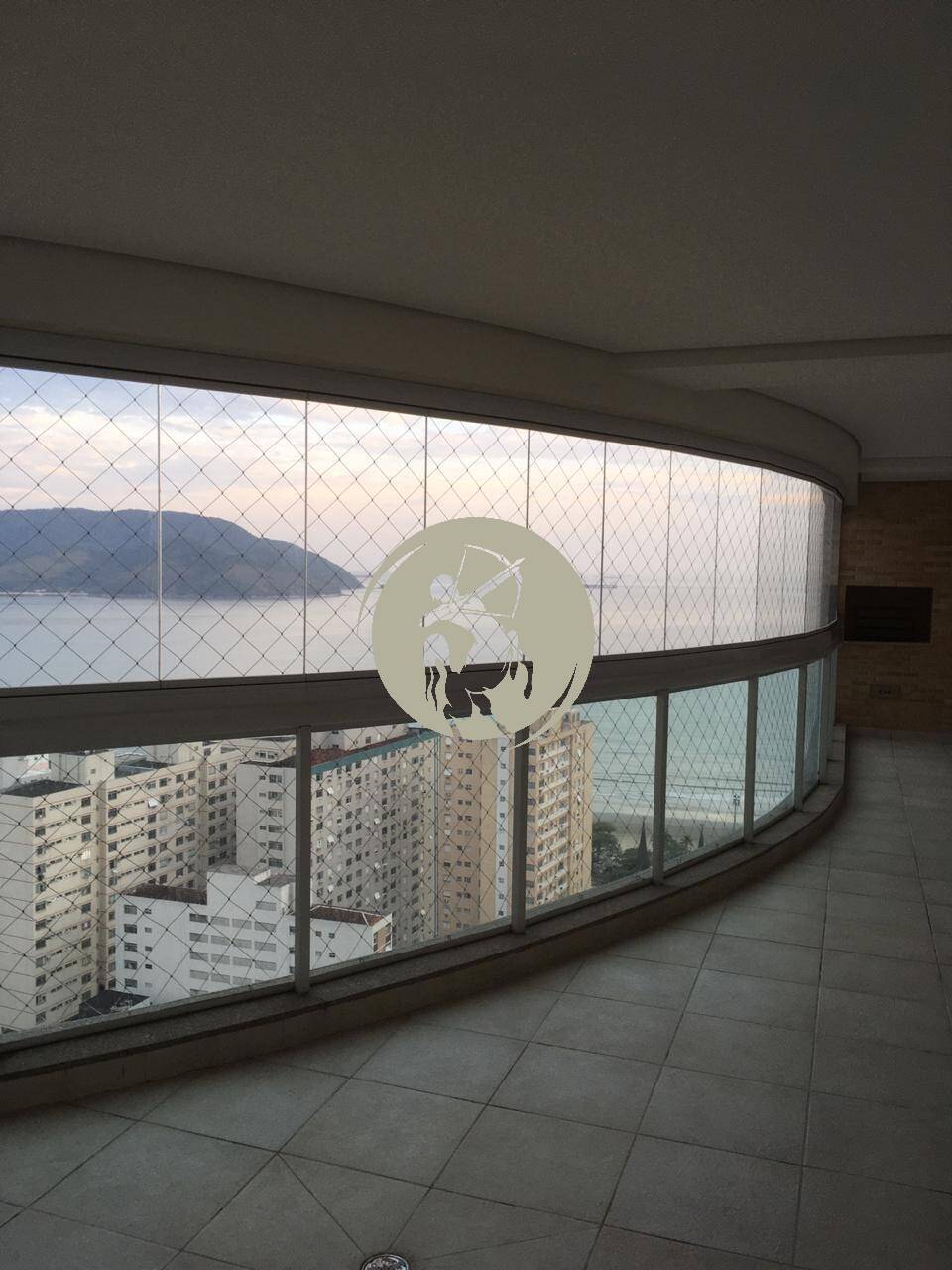 Apartamento à venda com 4 quartos, 238m² - Foto 2