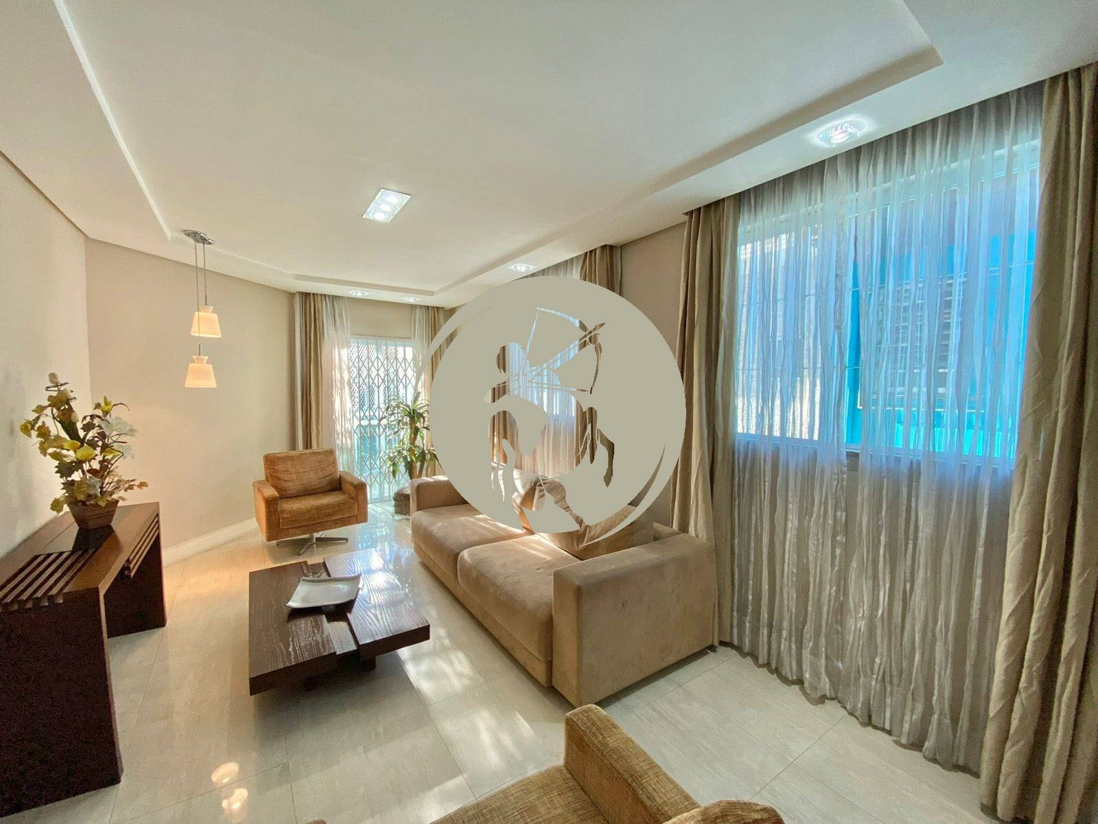 Casa, 3 quartos, 272 m² - Foto 1