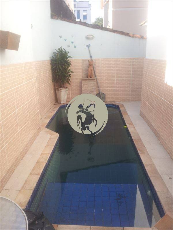 Casa à venda com 3 quartos, 150m² - Foto 1