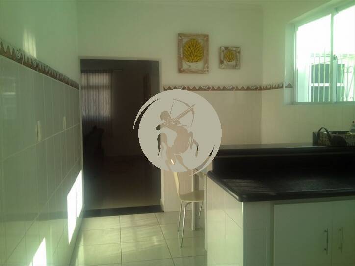Casa à venda com 3 quartos, 150m² - Foto 2