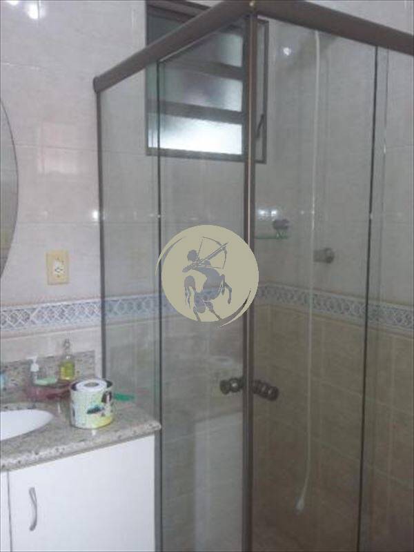 Casa, 4 quartos, 245 m² - Foto 1