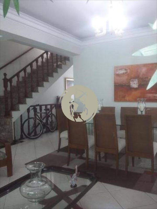 Casa, 4 quartos, 245 m² - Foto 4