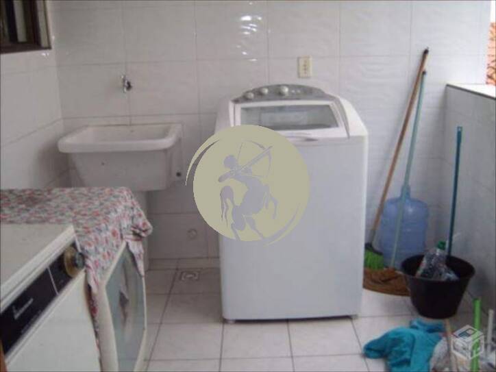 Casa, 5 quartos, 207 m² - Foto 2