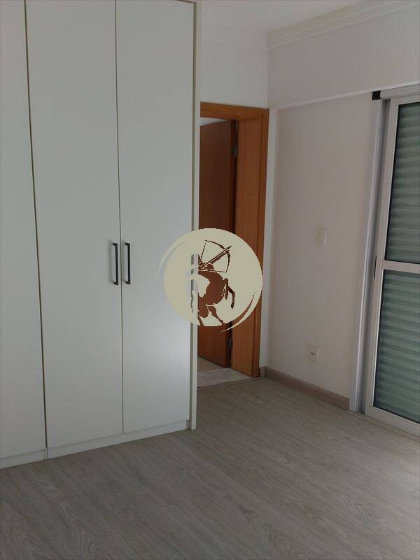 Apartamento à venda com 2 quartos, 75m² - Foto 2
