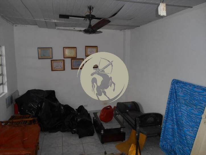 Casa à venda com 7 quartos, 200m² - Foto 6