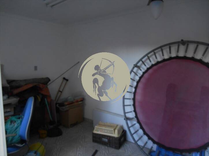 Casa à venda com 7 quartos, 200m² - Foto 10