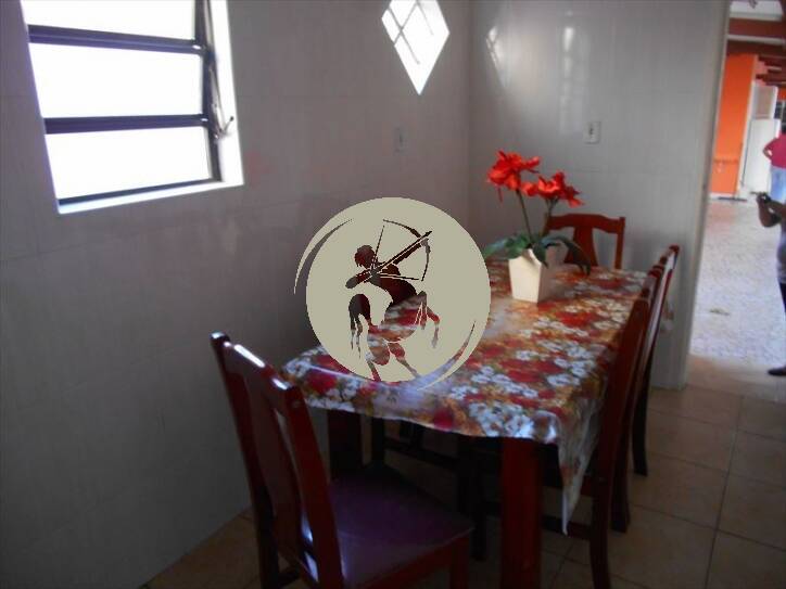 Casa à venda com 7 quartos, 200m² - Foto 18