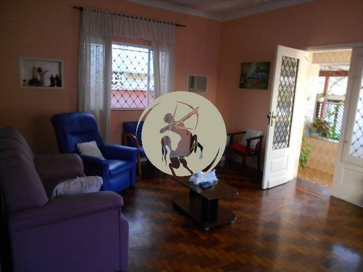 Casa à venda com 7 quartos, 200m² - Foto 26