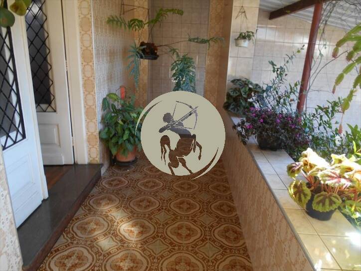 Casa à venda com 7 quartos, 200m² - Foto 33