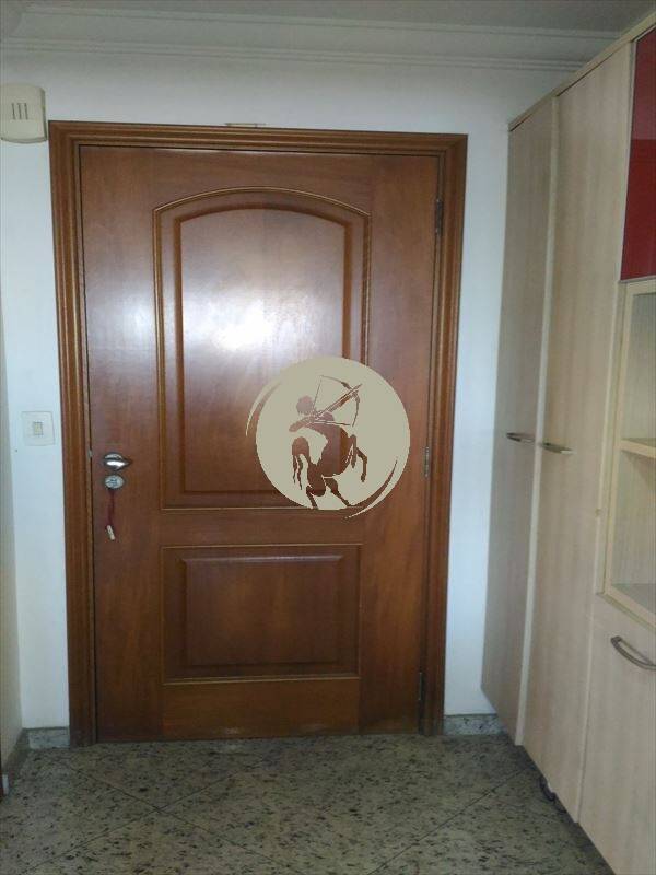 Apartamento à venda com 3 quartos, 236m² - Foto 10