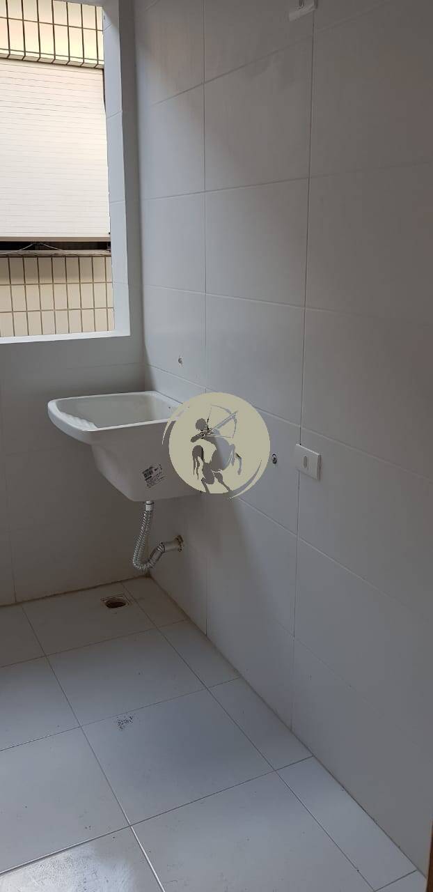 Casa à venda com 2 quartos, 77m² - Foto 2